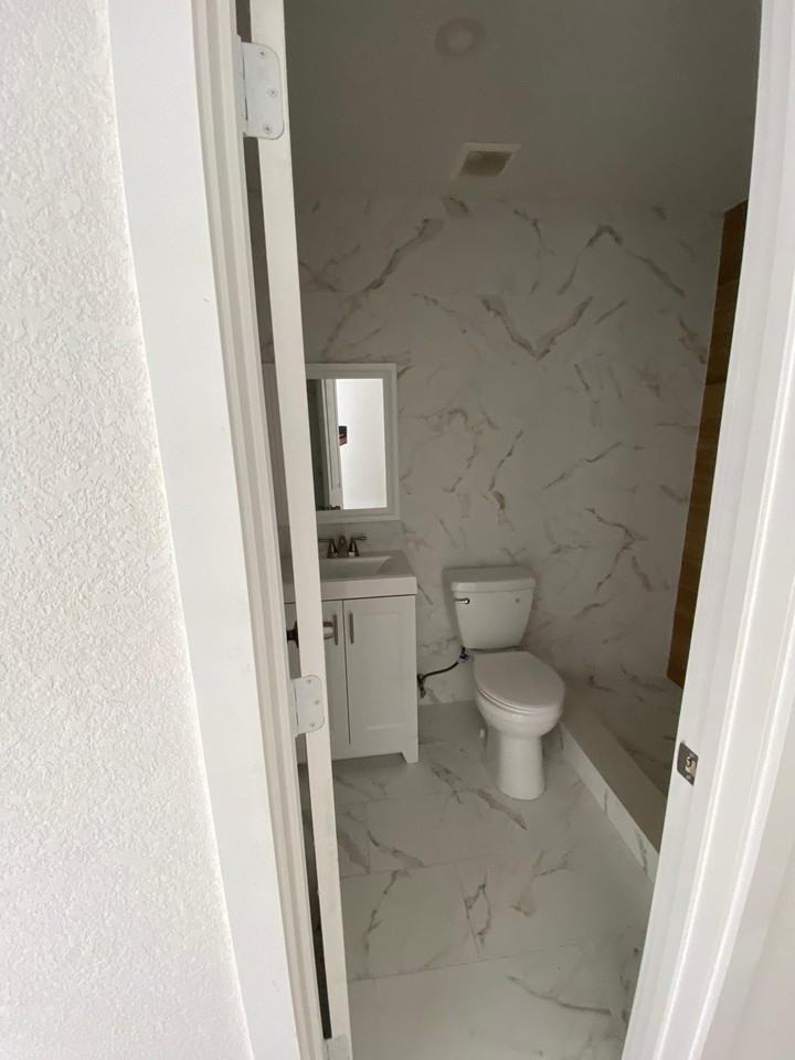 216 Jackson Ave #1 - Photo 5 of 7