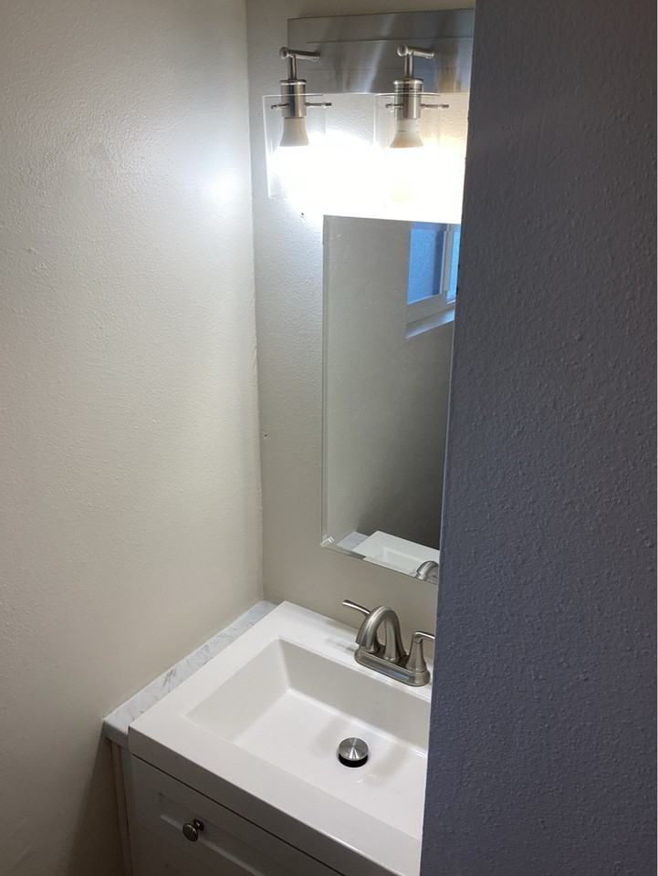 353 Ne 5th St #1 - Photo 7 of 12