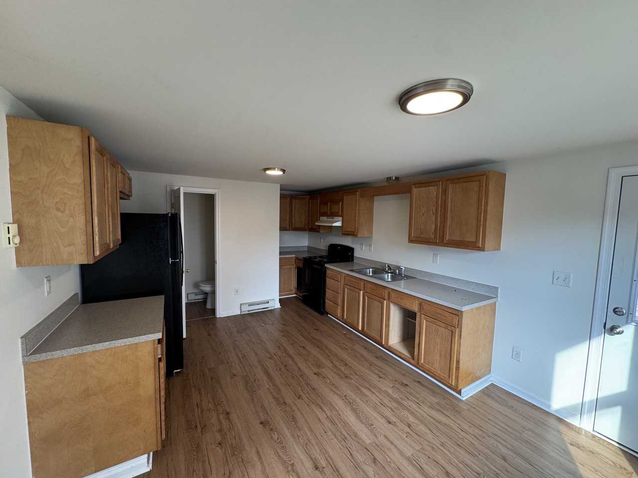 136 3rd St - Photo 3 of 8