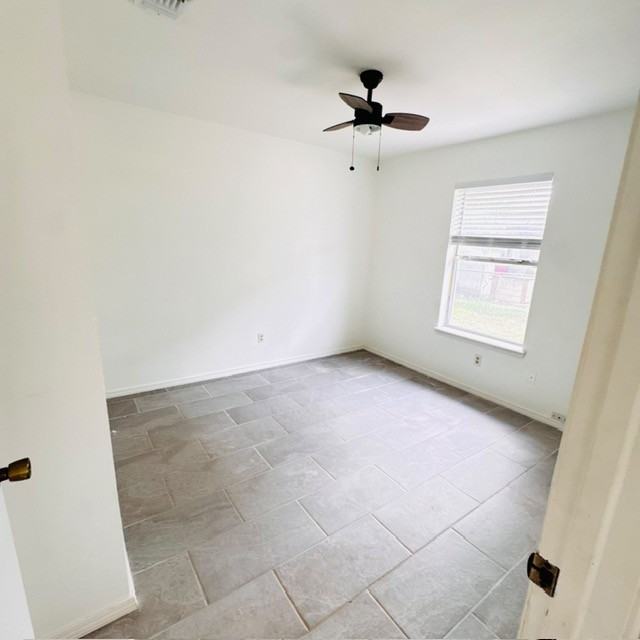 707 N Keralum Ave #3 - Photo 4 of 5