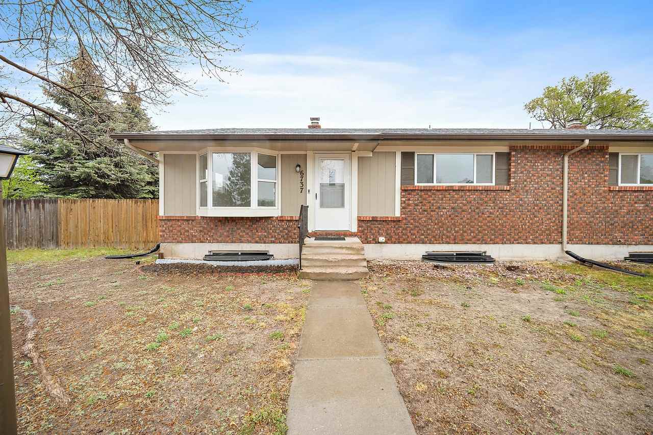 6737 Hampton Dr #1 - Photo 2 of 37