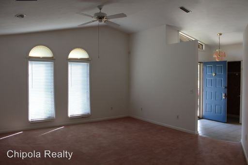 4050 Linwood Dr - Photo 3 of 6