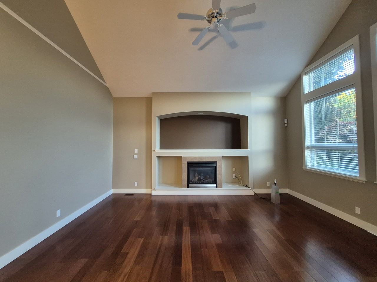 19702 69 Avenue - Photo 3 of 48