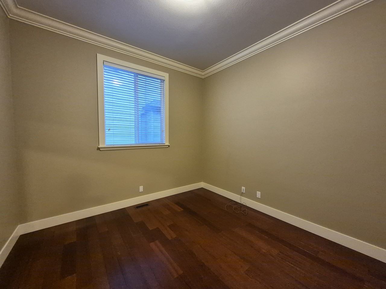 19702 69 Avenue - Photo 6 of 48