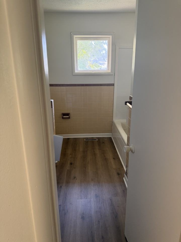 42 Mohawk Dr #1 - Photo 2 of 7