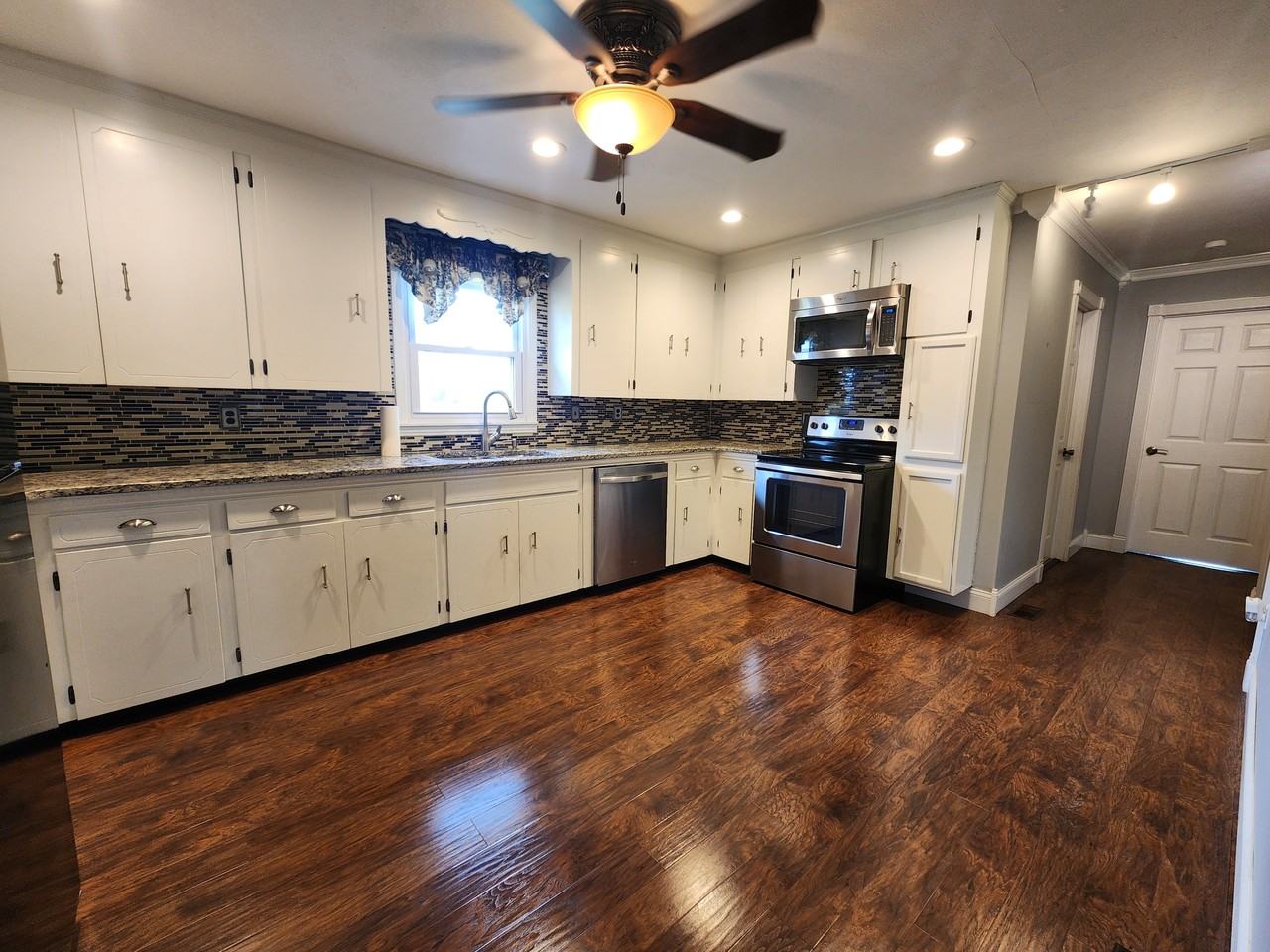 664 First Ave S #1 - Photo 3 of 23