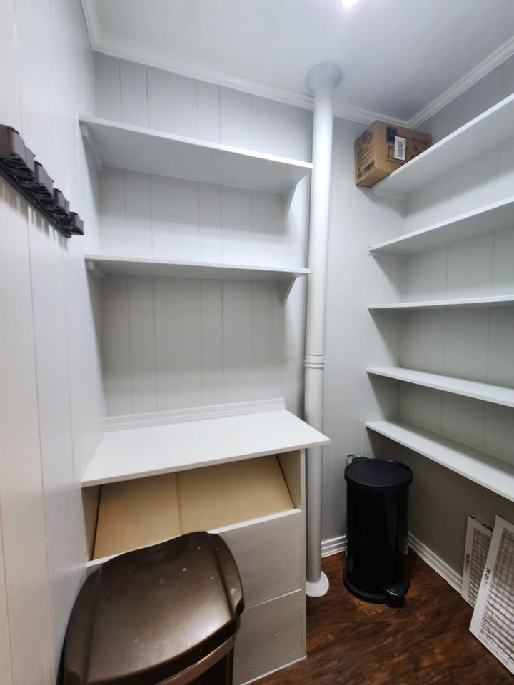 664 First Ave S #1 - Photo 5 of 23