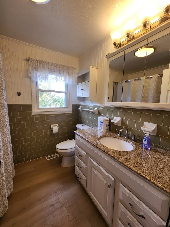 664 First Ave S #1 - Photo 6 of 23