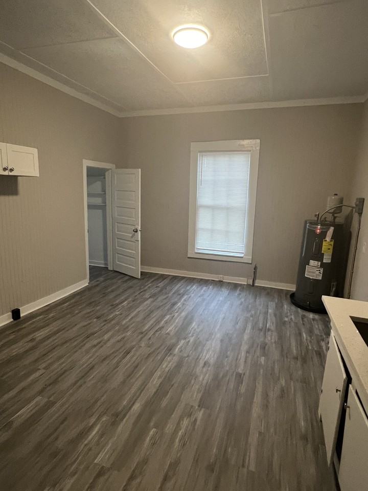 1222 Troup St #1 - Photo 7 of 7