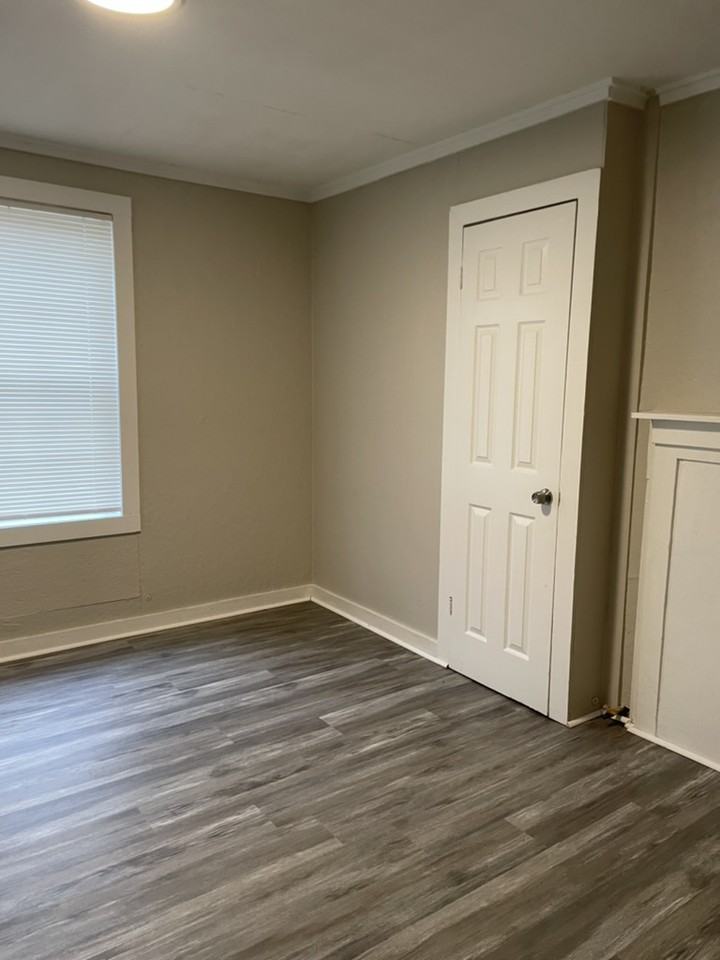 105 Butler St #1 - Photo 3 of 6