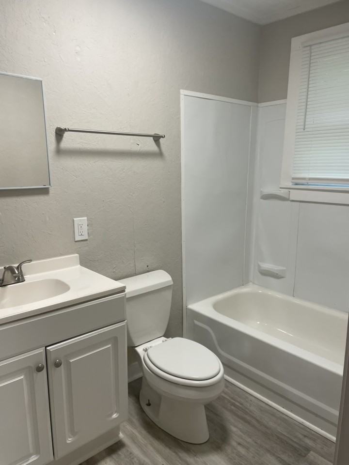 118 Burr St #1 - Photo 6 of 6