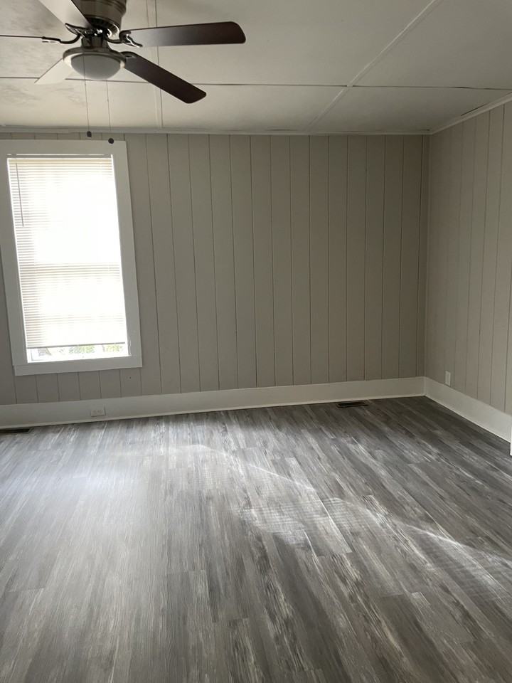 1228 Troup St #1 - Photo 3 of 8