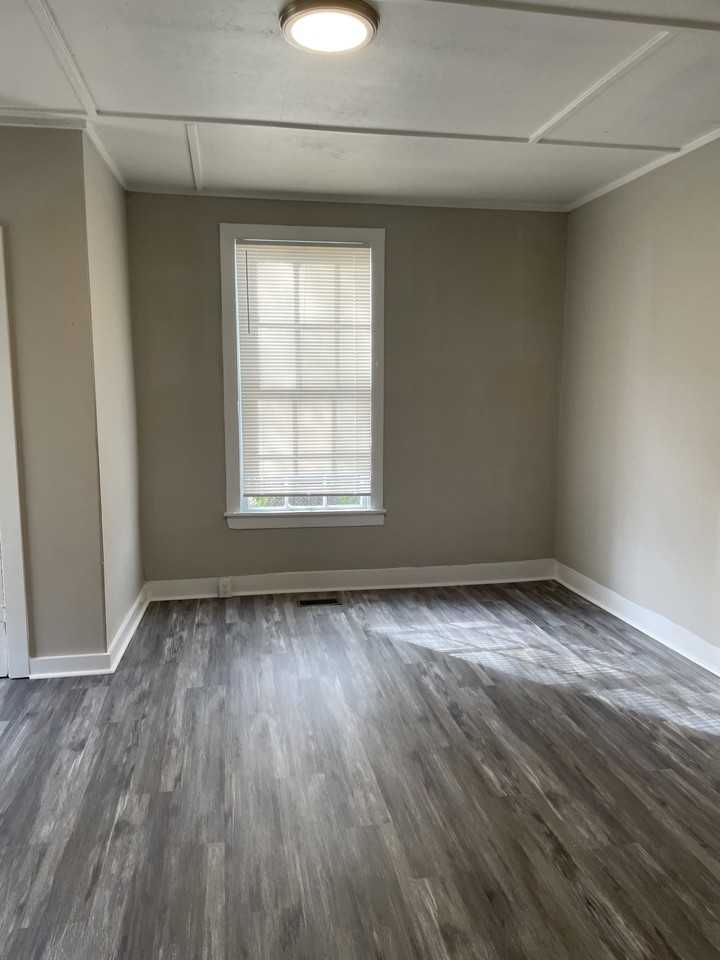 1228 Troup St #1 - Photo 6 of 8