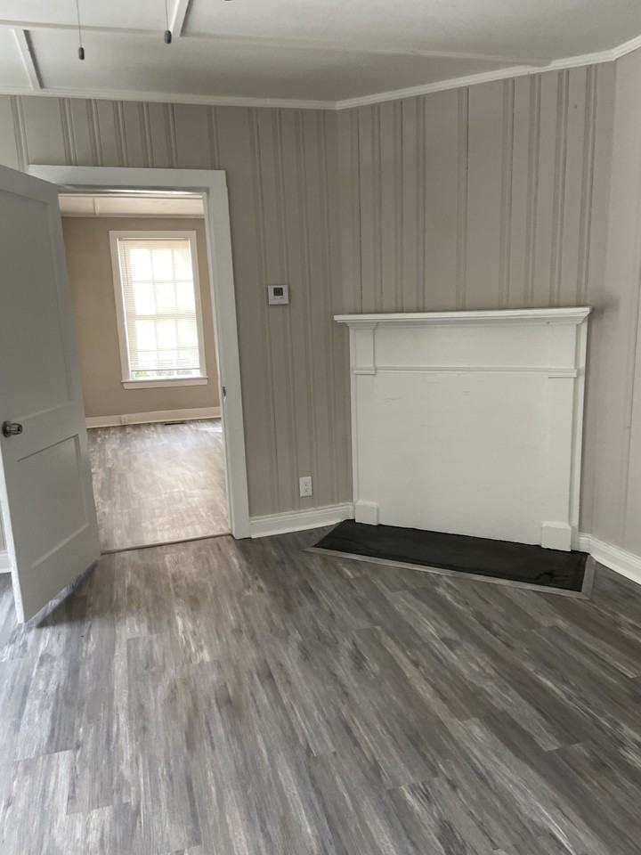 1228 Troup St #1 - Photo 7 of 8