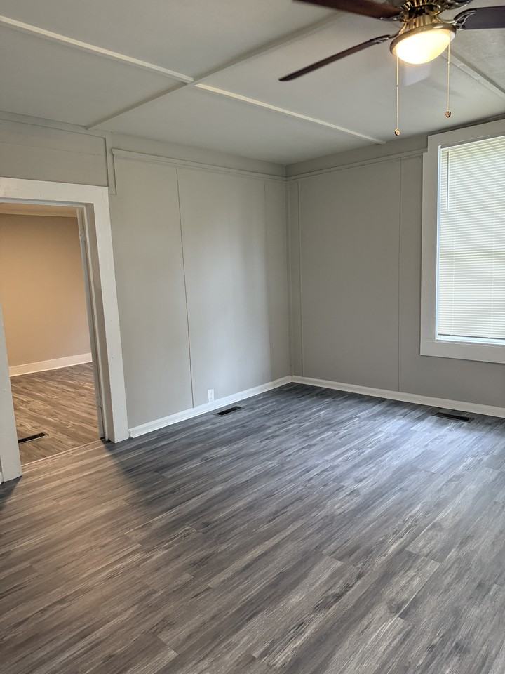 1008 Stonewall St #1 - Photo 2 of 6