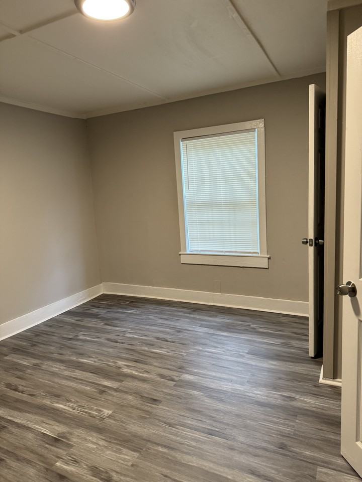 1008 Stonewall St #1 - Photo 3 of 6