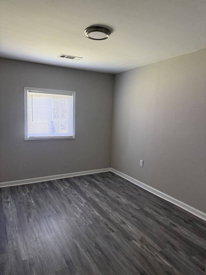 114 Oak Ln #1 - Photo 5 of 8