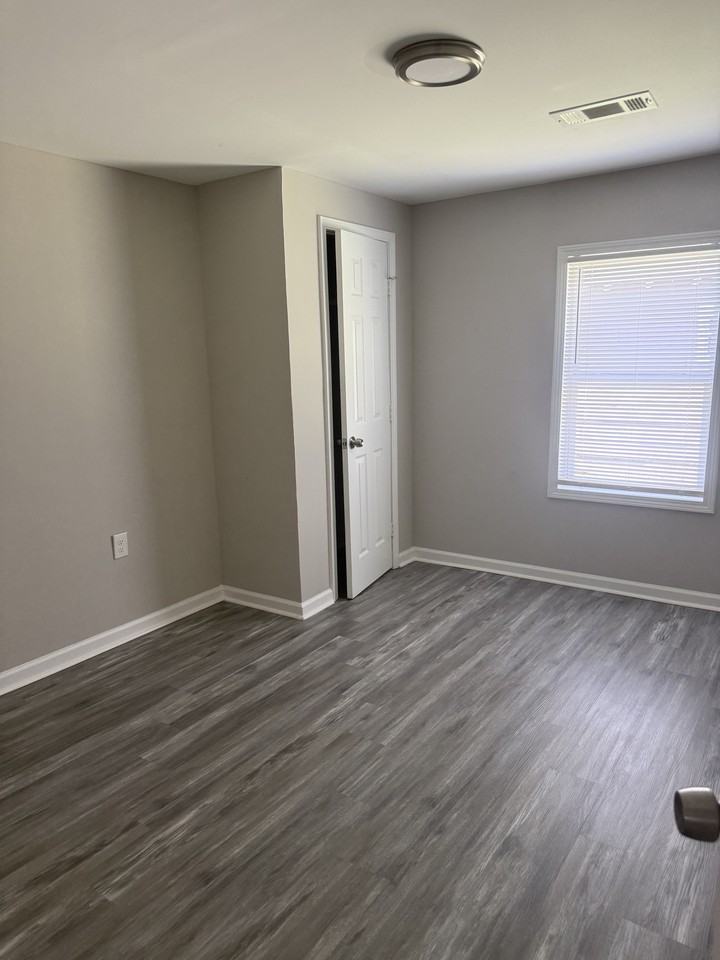 114 Oak Ln #1 - Photo 6 of 8
