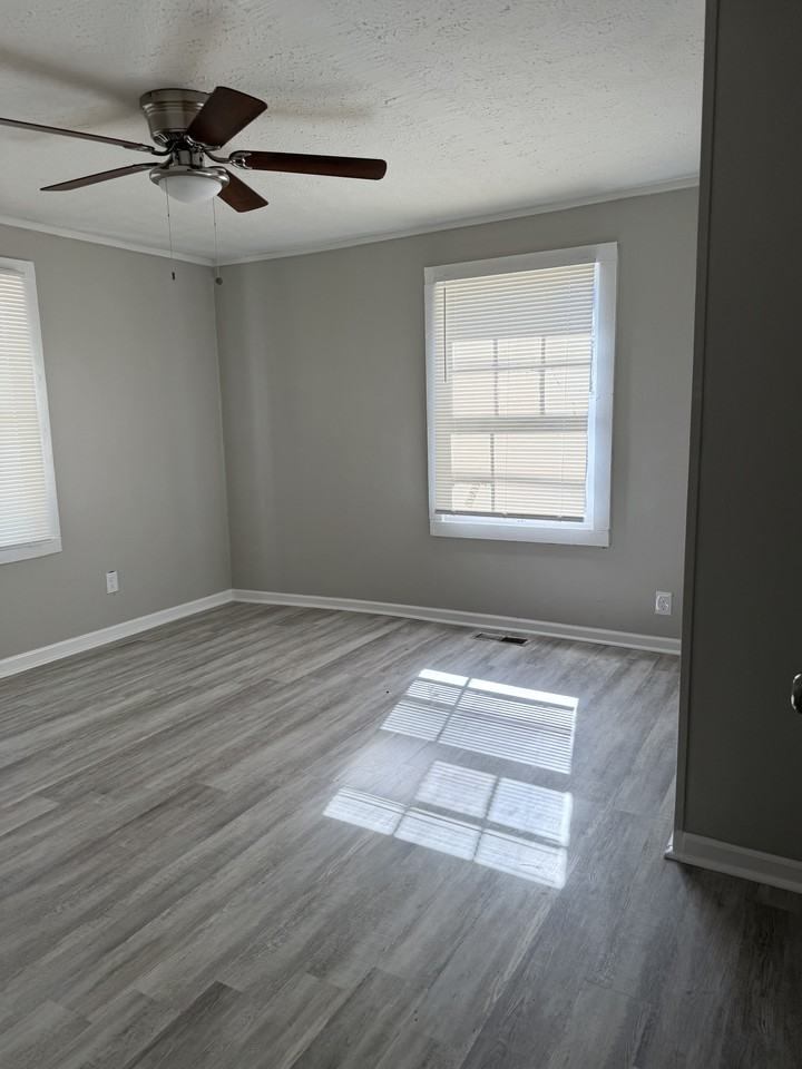 315 Dix St #1 - Photo 3 of 6