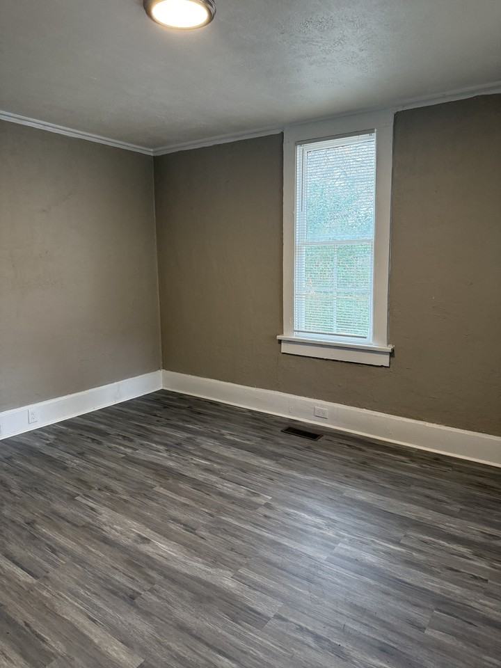 209 Boulevard #1 - Photo 7 of 8