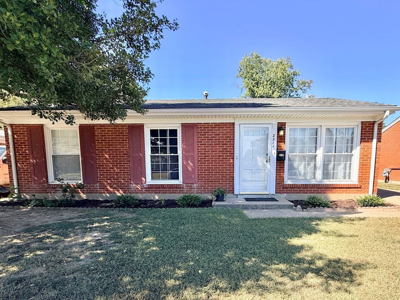 2511 Meadow Dr - Photo 2 of 29