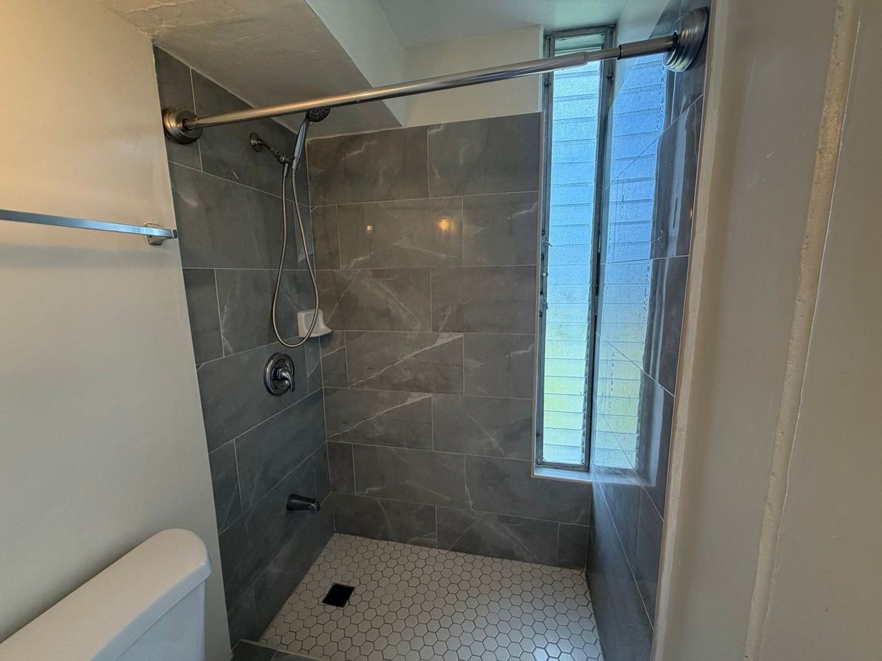 1315 Heulu Street - Photo 7 of 20
