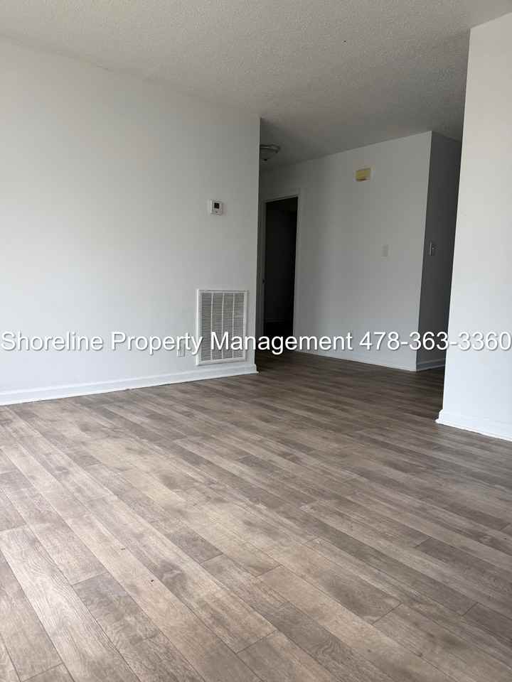 1949 Karen Cir #A - Photo 2 of 9