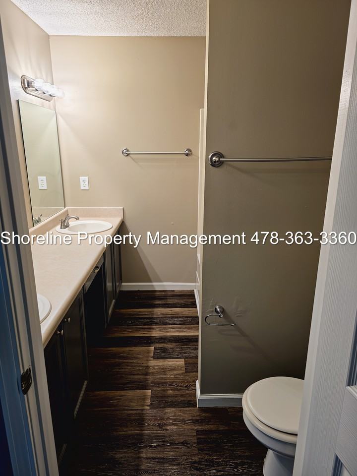 221 N Irwin St #10 - Photo 5 of 7