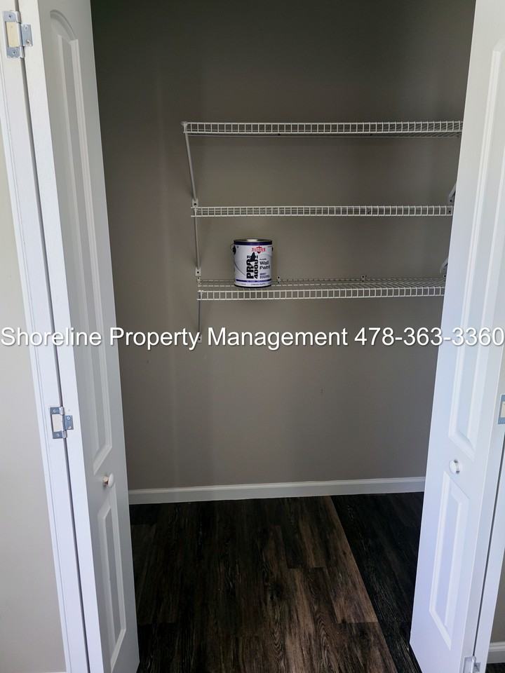 221 N Irwin St #8 - Photo 3 of 8