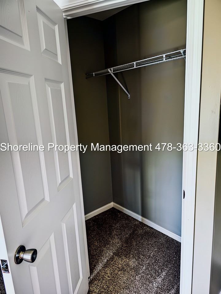 221 N Irwin St #8 - Photo 5 of 8