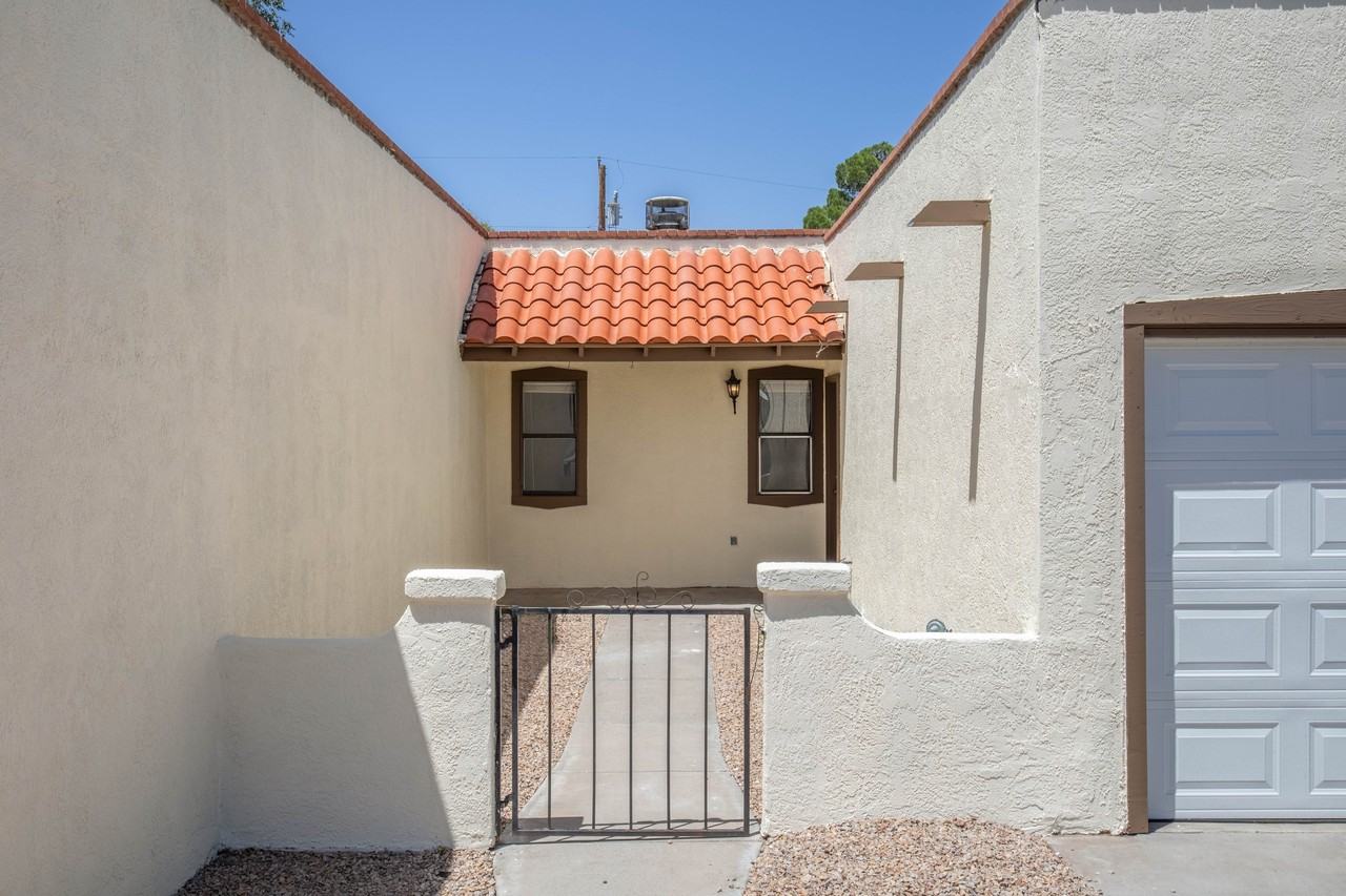 1352 S Esperanza St #1 - Photo 2 of 23