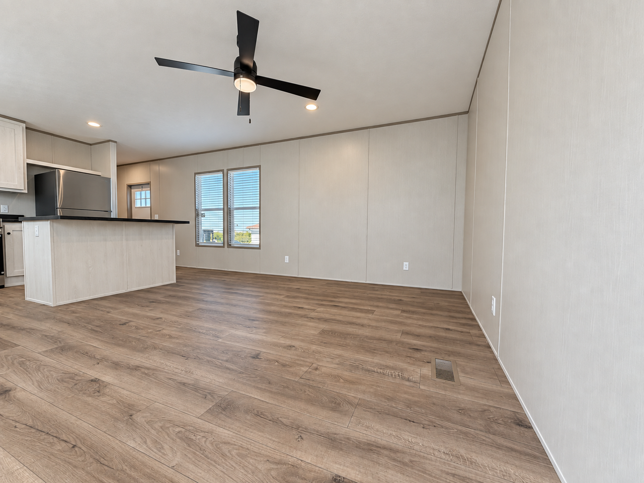 709 N Collins Fwy #114 - Photo 2 of 25