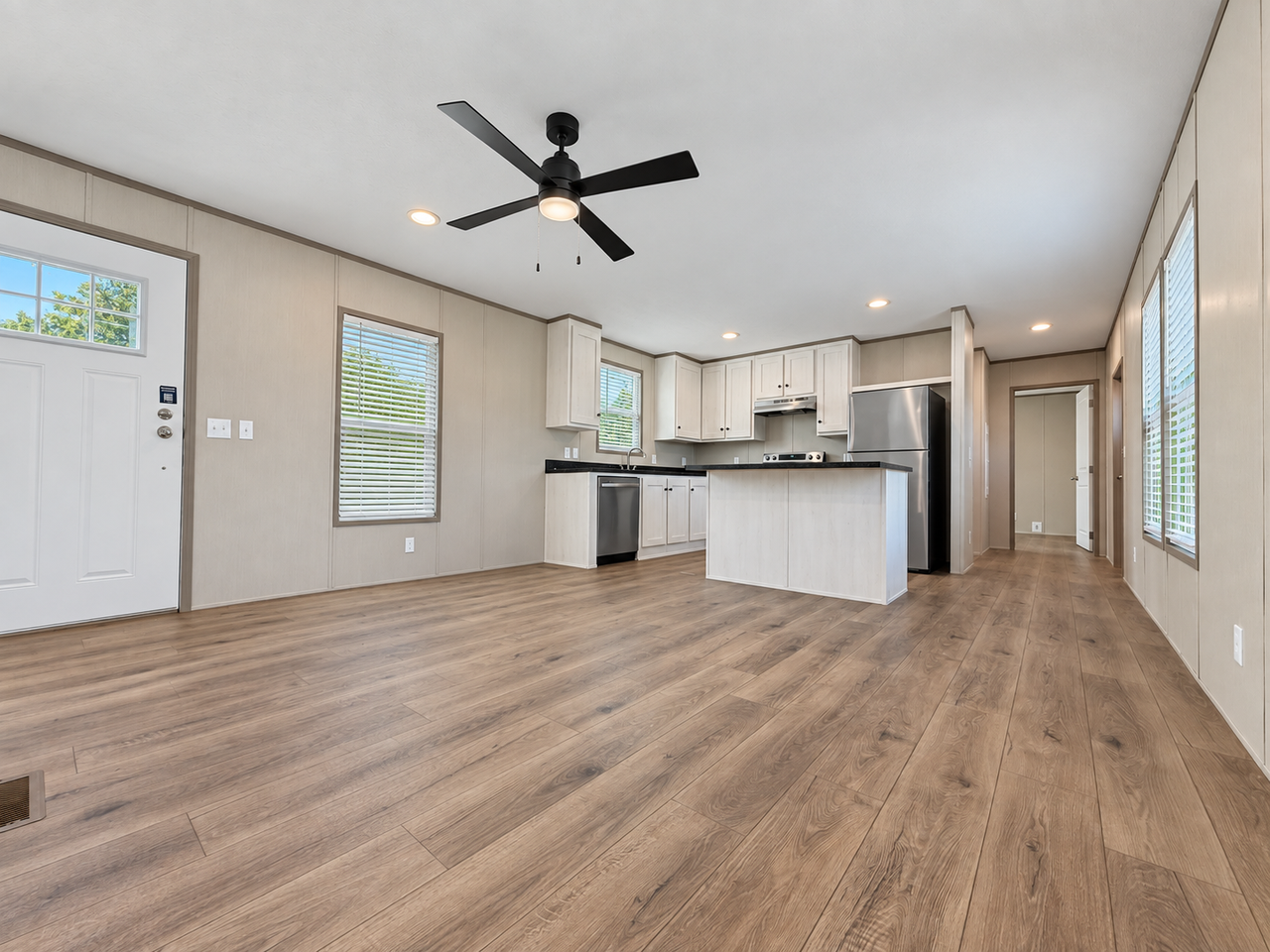 709 N Collins Fwy #114 - Photo 3 of 25