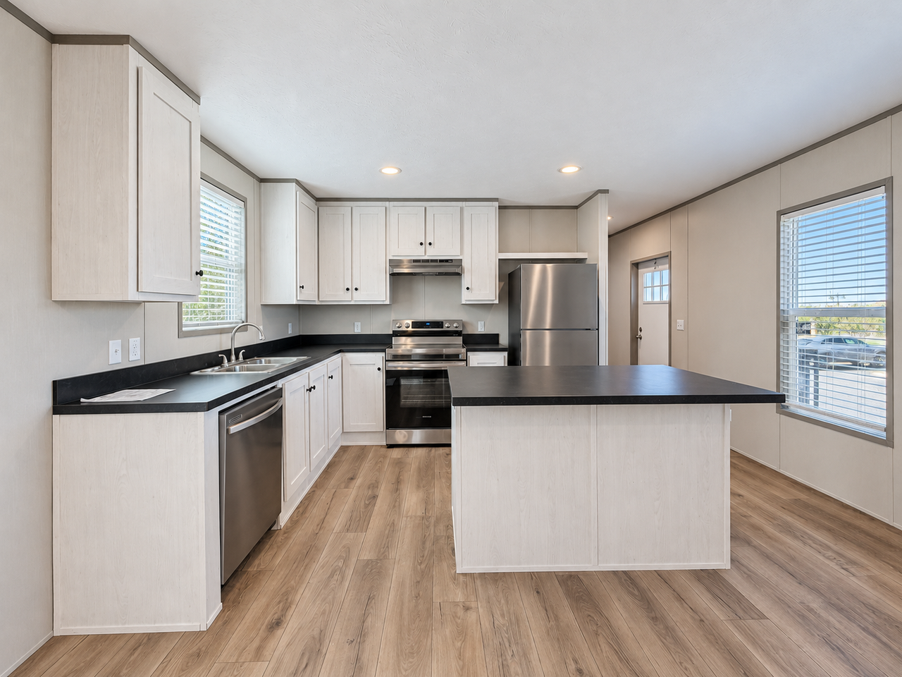 709 N Collins Fwy #114 - Photo 4 of 25