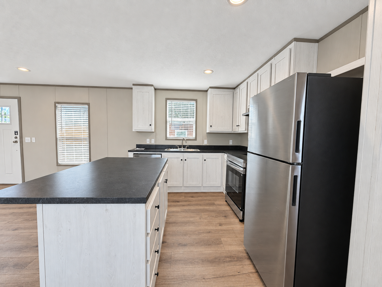 709 N Collins Fwy #114 - Photo 5 of 25
