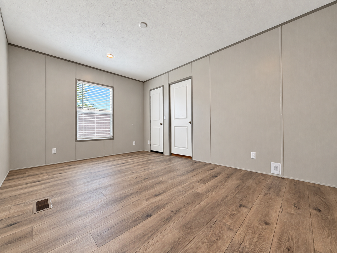 709 N Collins Fwy #114 - Photo 7 of 25