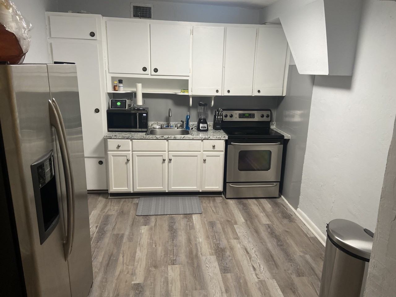 2818 Northwest 9th Court - Photo 7 of 12