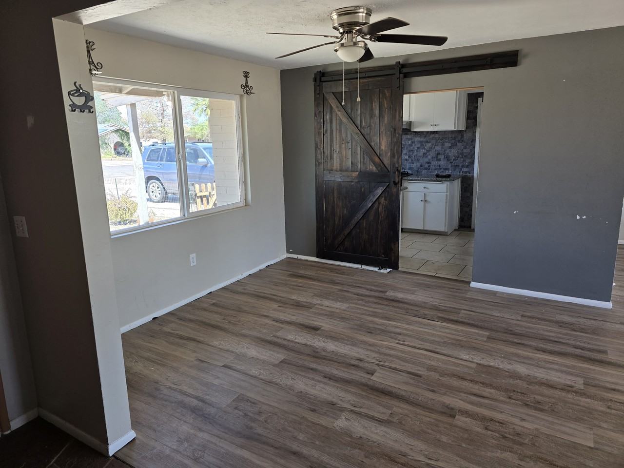 1320 North Park Avenue - Photo 3 of 11