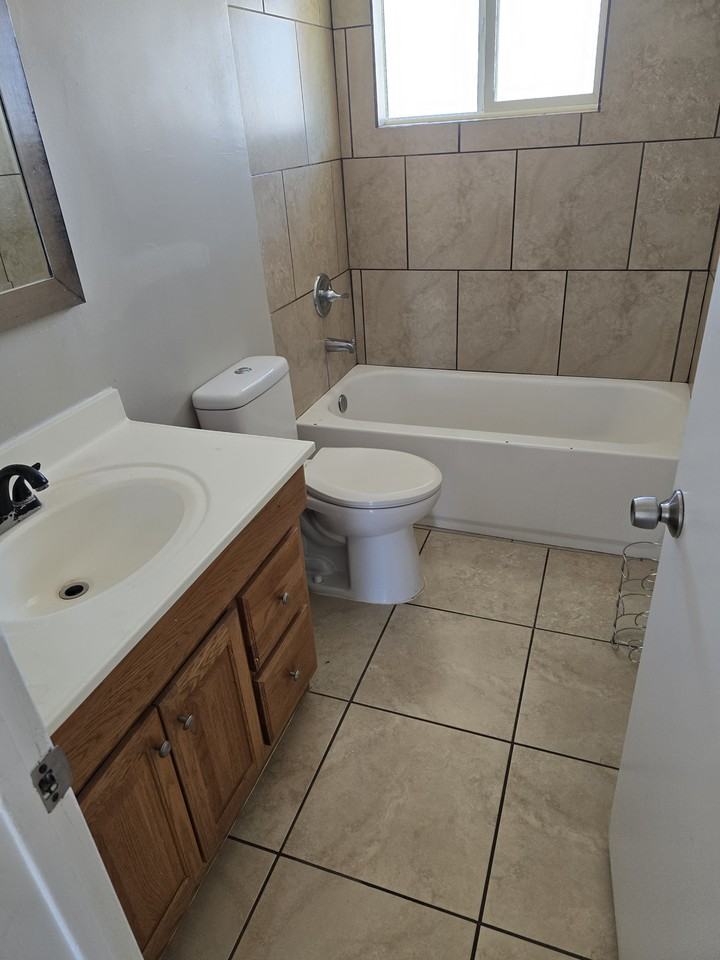 1320 North Park Avenue - Photo 6 of 11