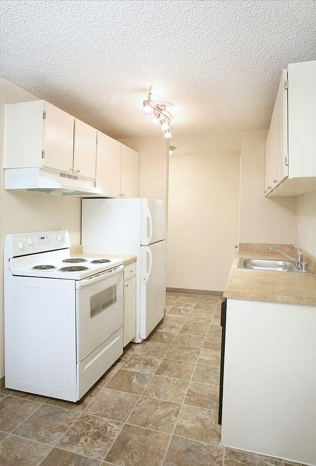 Hill Crest Apartments - Photo 6 of 7