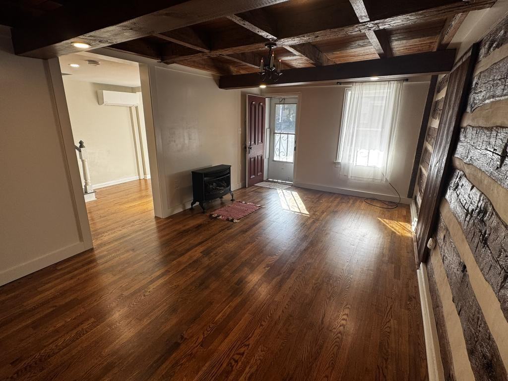 109 S Main St - Photo 5 of 13