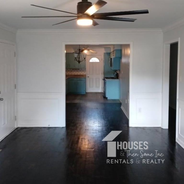 127 Lincoln Dr - Photo 2 of 18