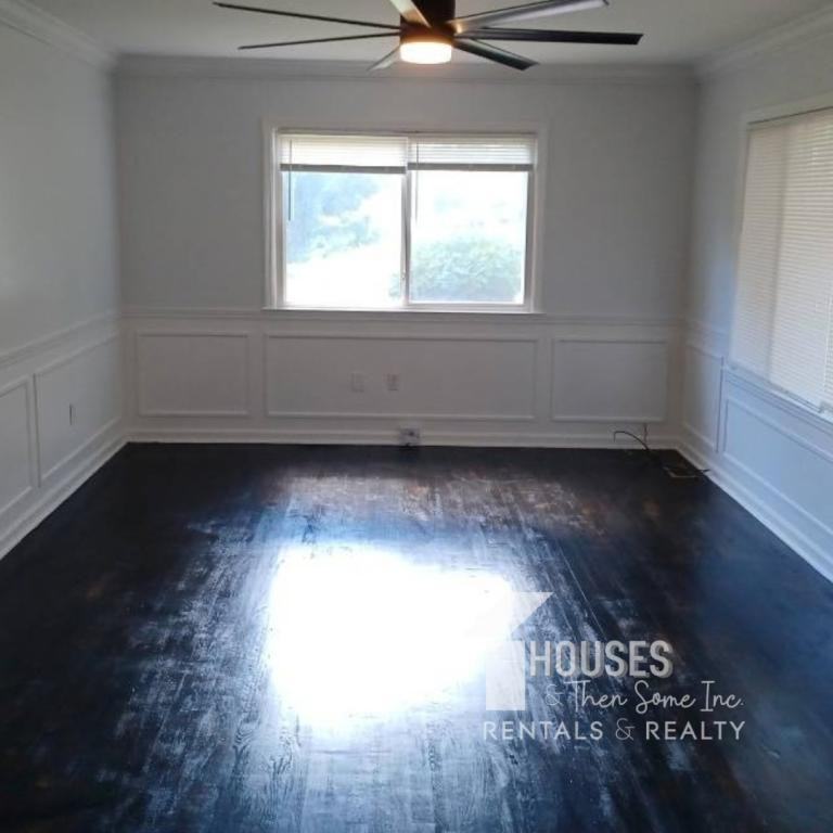 127 Lincoln Dr - Photo 3 of 18