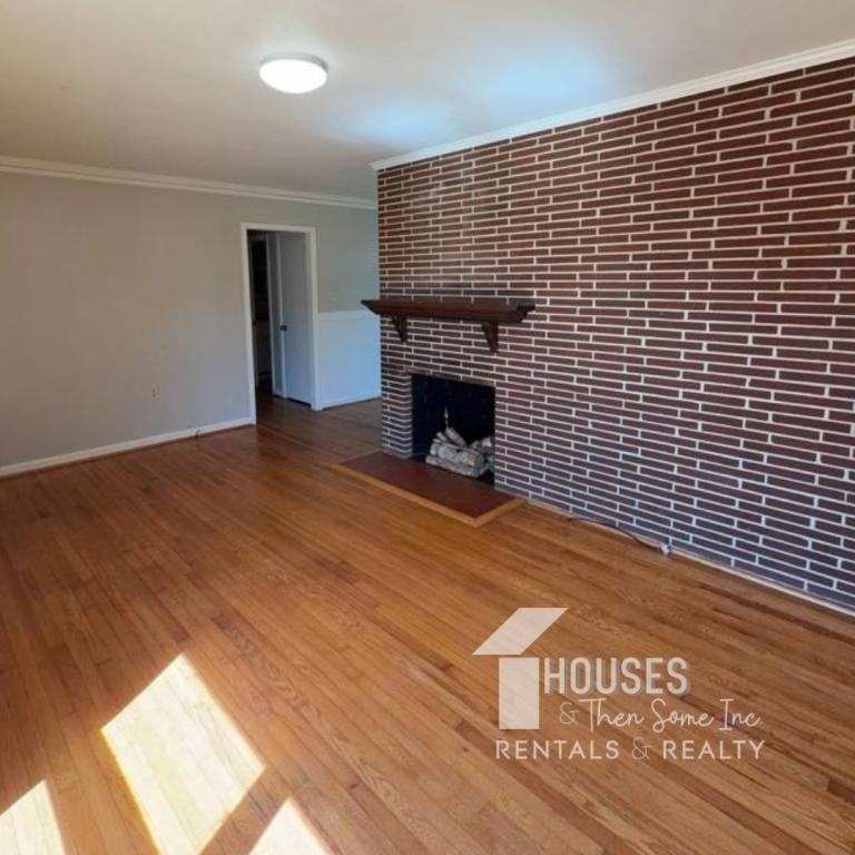 809 Wilson St - Photo 3 of 23