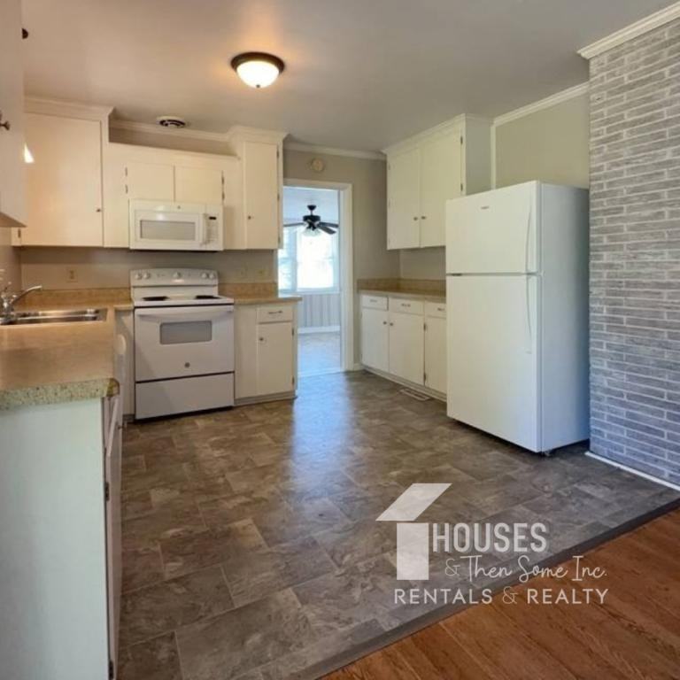 809 Wilson St - Photo 5 of 23