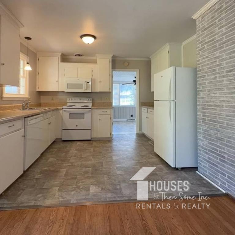 809 Wilson St - Photo 7 of 23