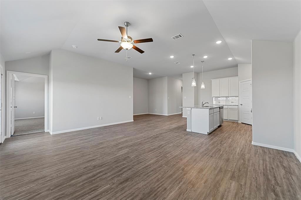 5554 Agalinis Ave - Photo 3 of 18