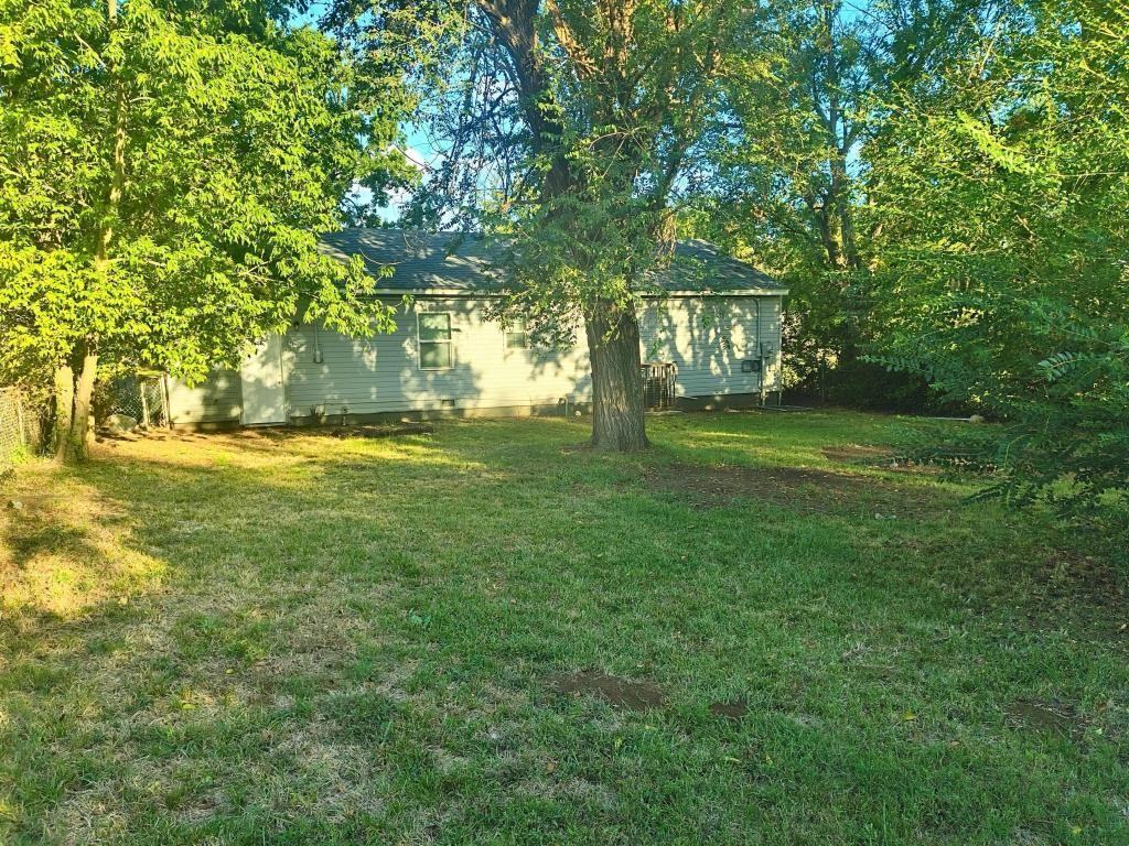 4802 N Elwood Ave - Photo 3 of 13