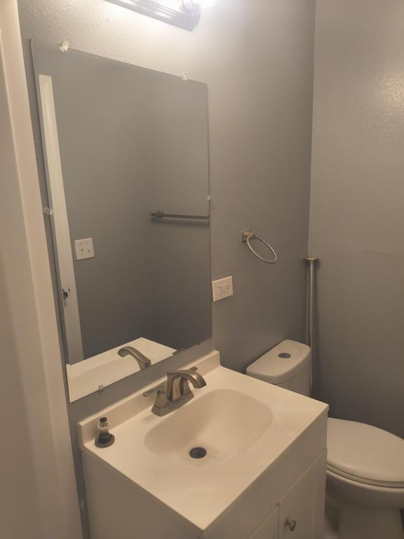 4802 N Elwood Ave - Photo 6 of 13
