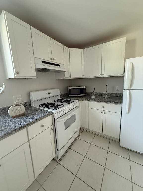 294 June St - Photo 2 of 10